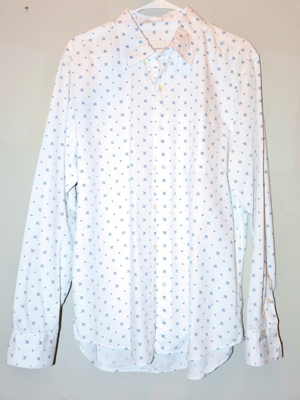 American Eagle Men's White Button-Up Shirt with Blue Microprint